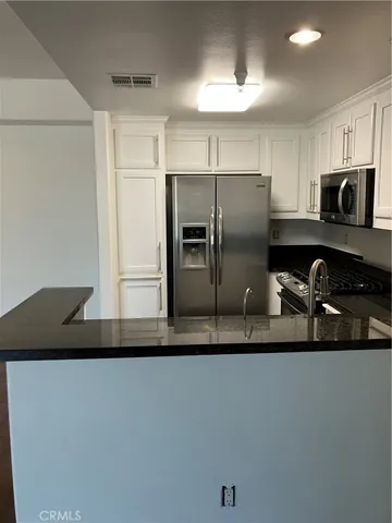 $3,350 | 11925 Kling Street, Unit 111, Valley Village, CA 91607