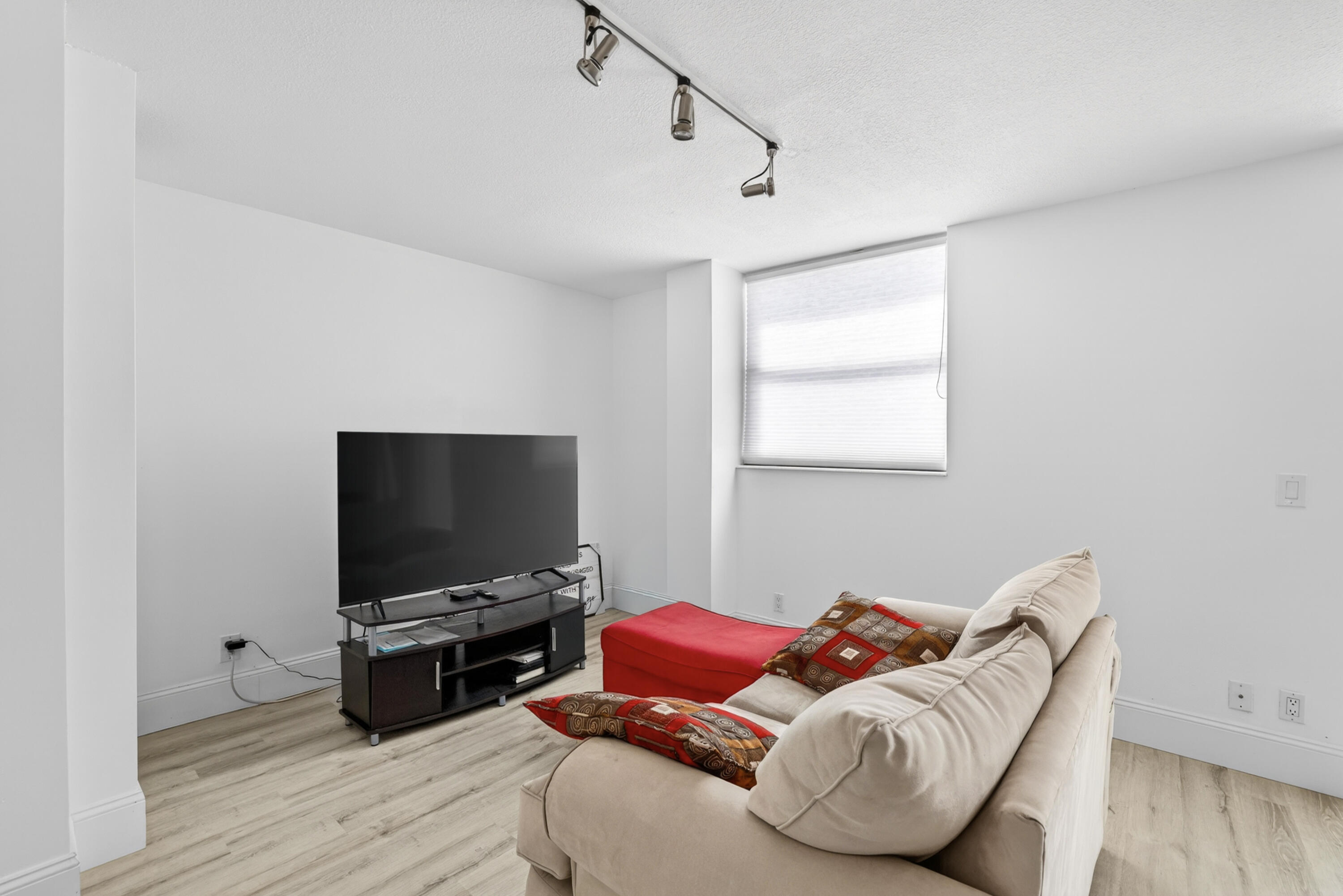 5961 Northwest 2nd Avenue, Unit 302 Boca Raton, FL 33487 - Photo 14 of 31 13-8I8A0431