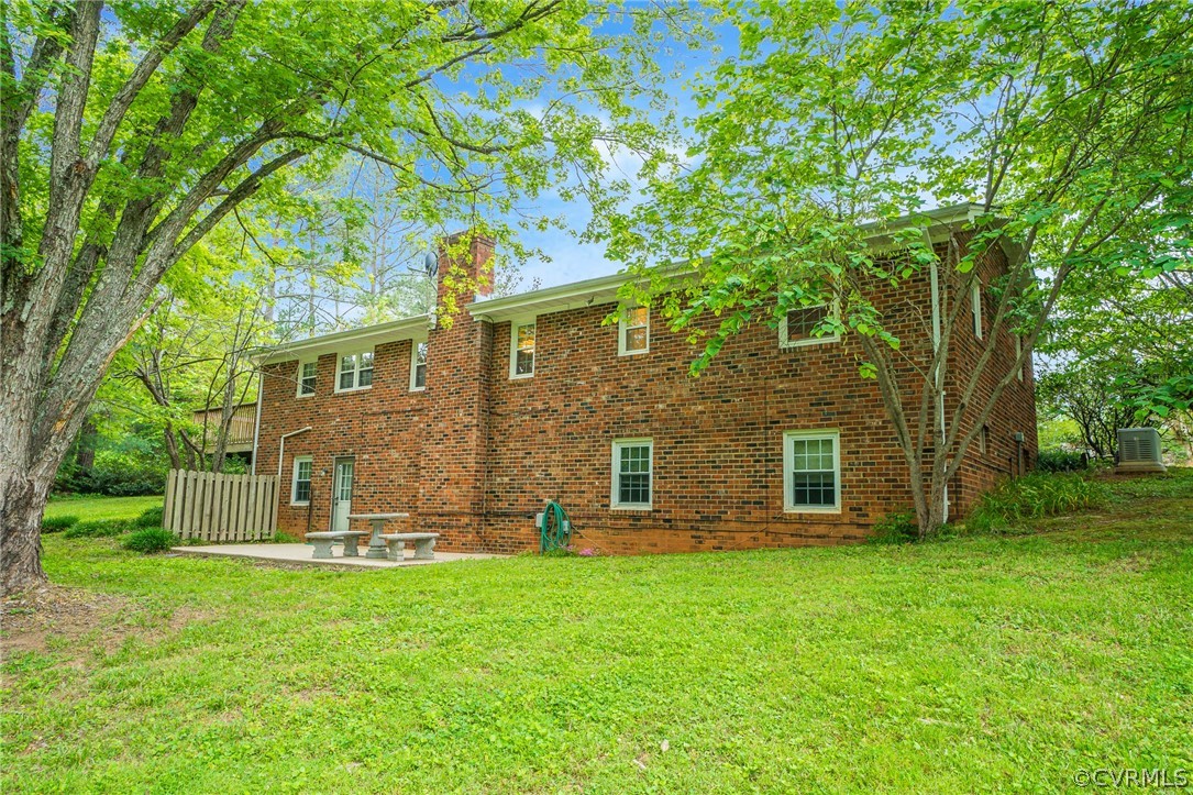 2453 Fairground Road Maidens, VA 23102 - Photo 8 of 36