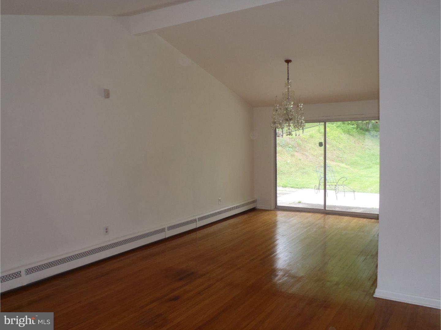 956 Old Ford Road Huntingdon Valley, PA 19006 - Photo 11 of 19