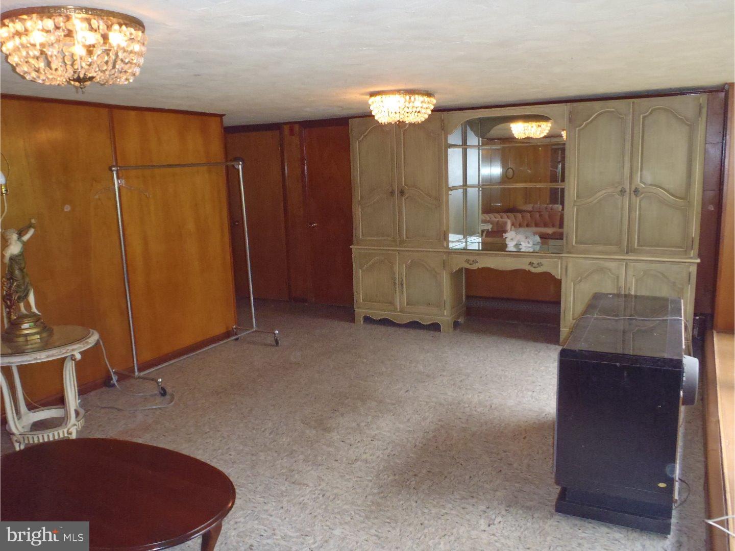 956 Old Ford Road Huntingdon Valley, PA 19006 - Photo 17 of 19
