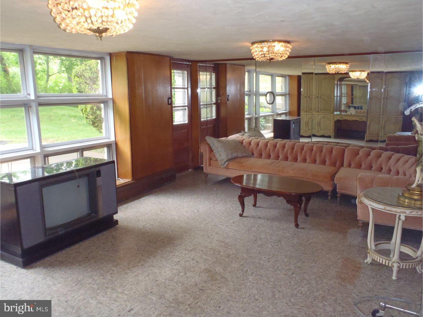 956 Old Ford Road Huntingdon Valley, PA 19006 - Photo 18 of 19