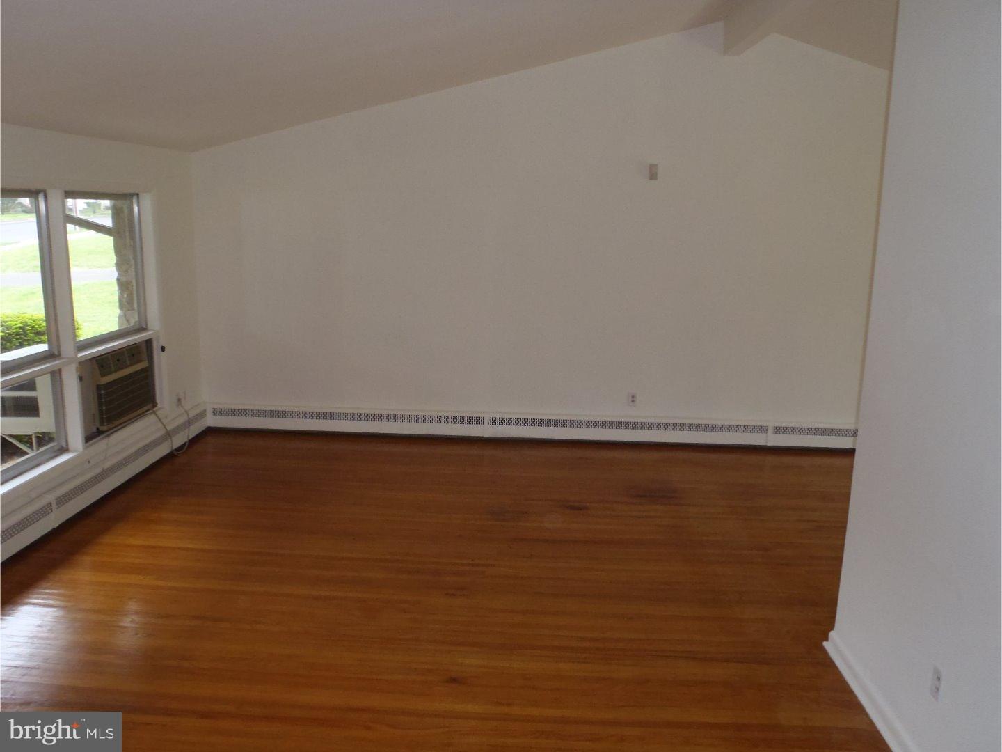 956 Old Ford Road Huntingdon Valley, PA 19006 - Photo 10 of 19