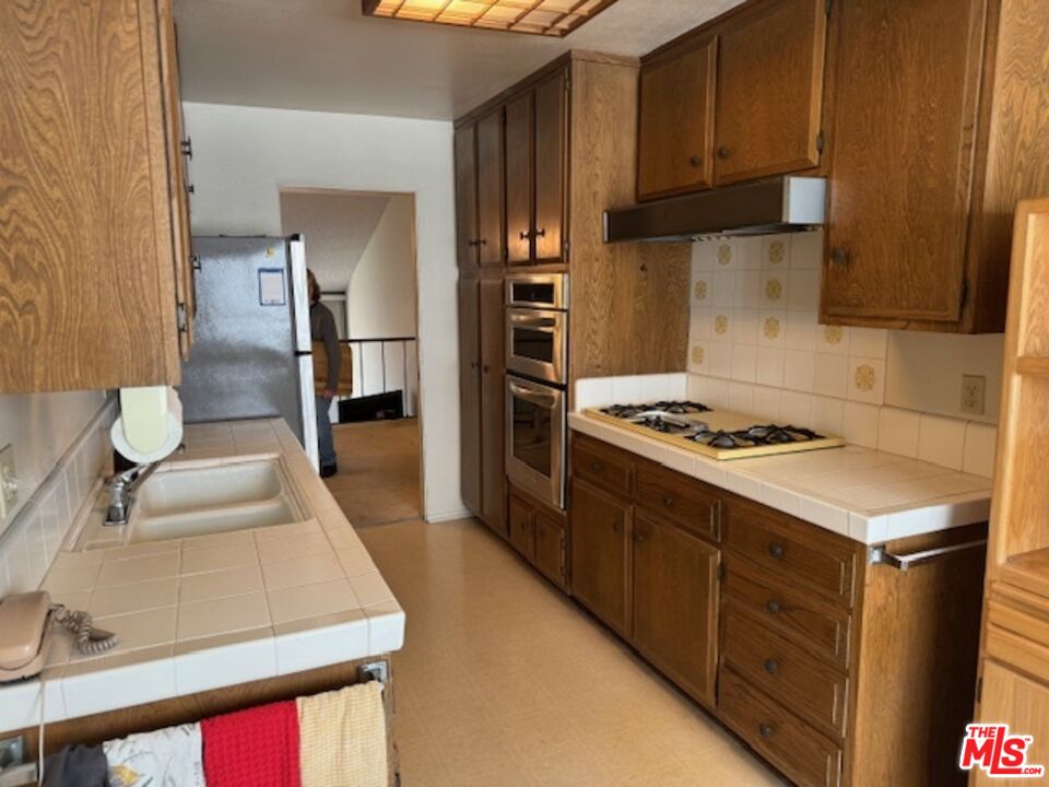 4351 Alla Road, Unit 8 Marina del Rey, CA 90292 - Photo 11 of 31