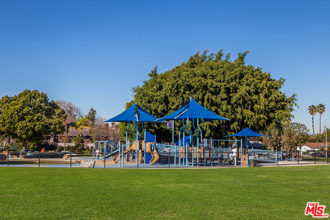 4351 Alla Road, Unit 8 Marina del Rey, CA 90292 - Photo 20 of 31 a view of a house with a yard porch and sitting area