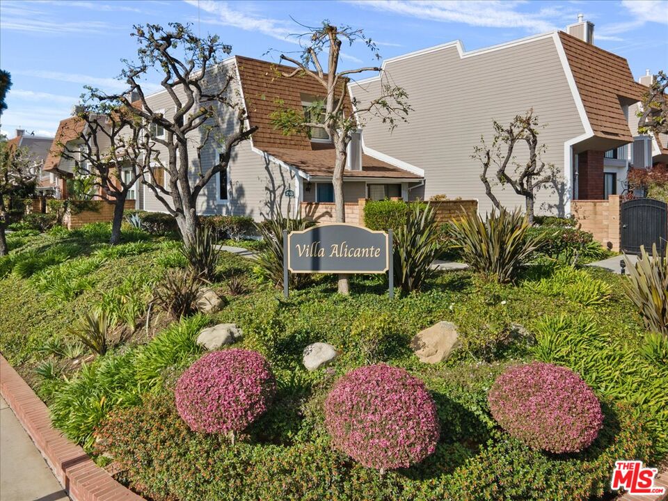 4351 Alla Road, Unit 8 Marina del Rey, CA 90292 - Photo 3 of 31 a front view of a house