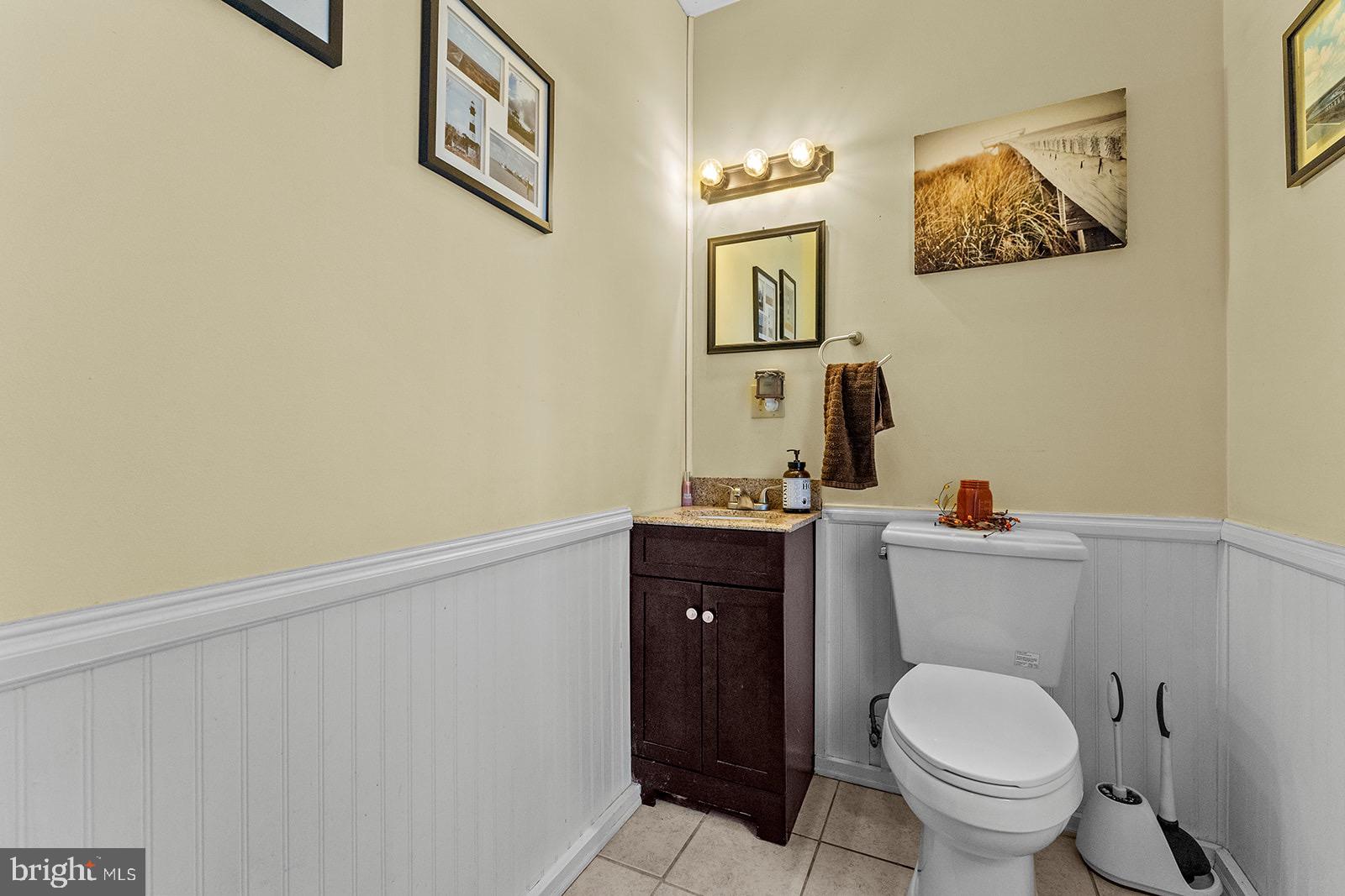 12483 Newland Road Warsaw, VA 22572 - Photo 14 of 38 Powder Room