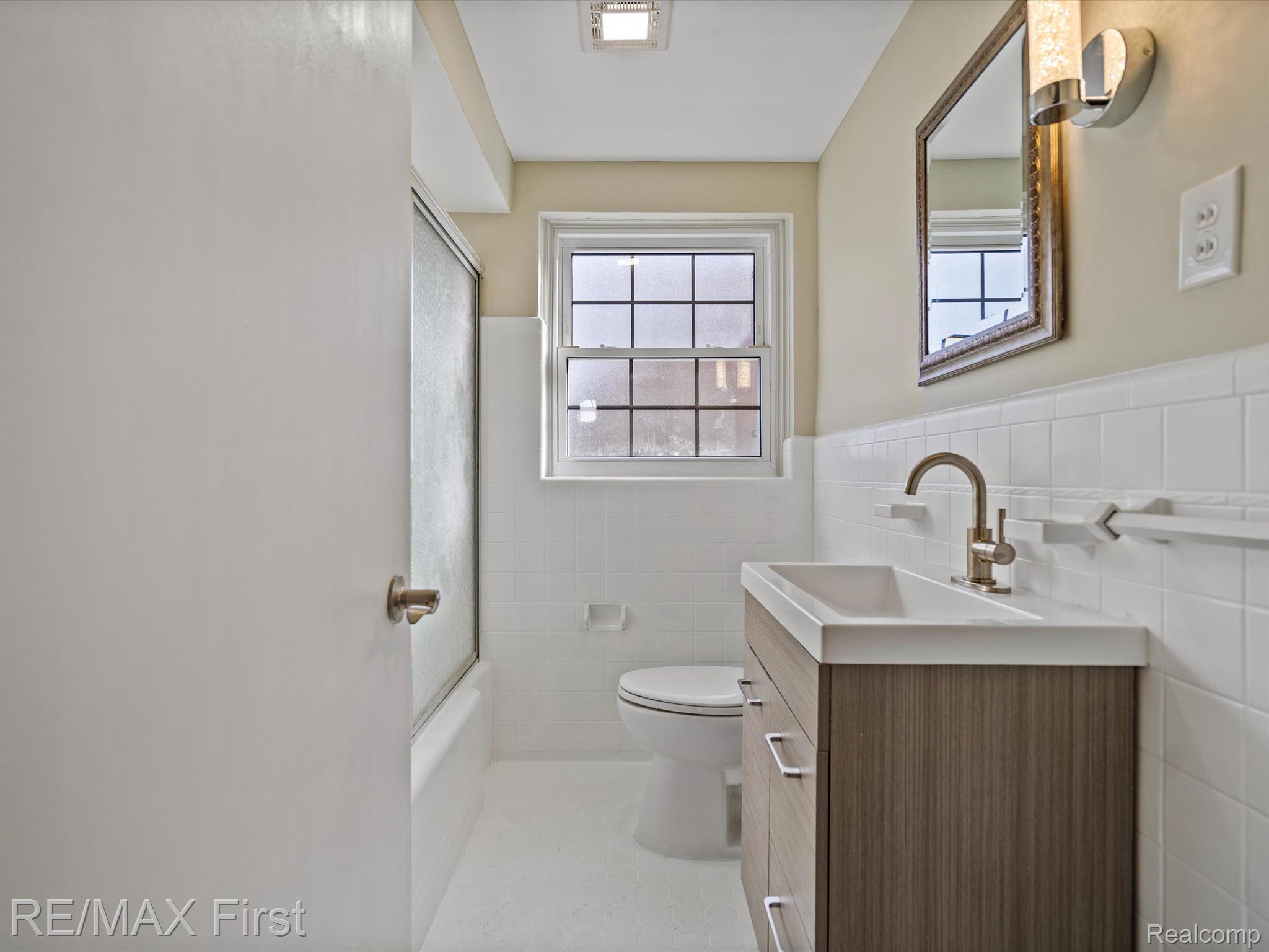 15551 Charles R Avenue Eastpointe, MI 48021 - Photo 15 of 31