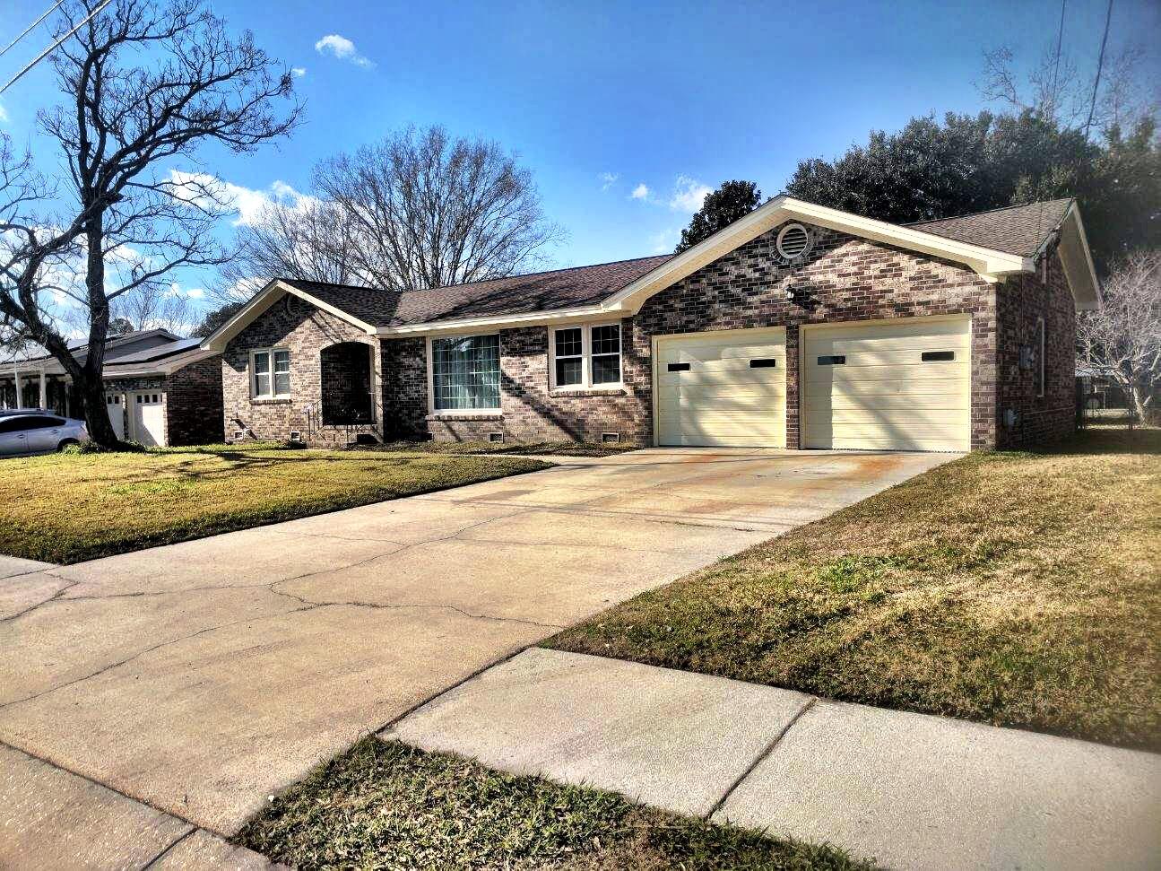 8514 Vistavia Road North Charleston, SC 29406 - Photo 3 of 28 0434339D-DDDF-4474-82C9-1EAABAB9651D