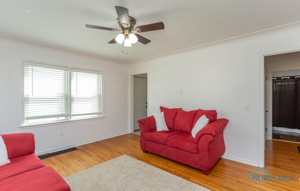 2711 Gracewood Road Toledo, OH 43613 - Photo 4 of 32 Gallery Image 4