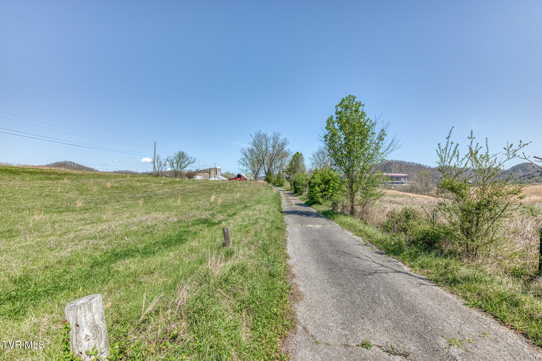191 White Top Road Bluff City, TN 37618 - Photo 5 of 71 191 White Top Rd-12