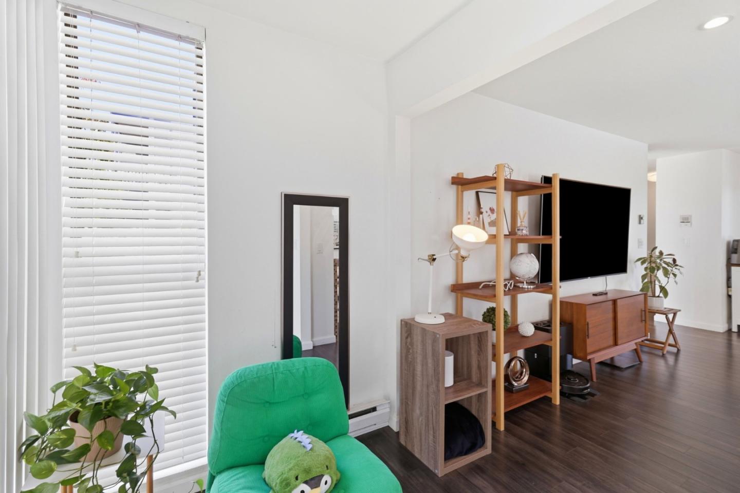 425 Anchor Road, Unit 209 San Mateo, CA 94404 - Photo 5 of 48