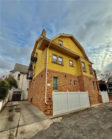 $3,250,000 | 1117 Glenwood Road | West Midwood