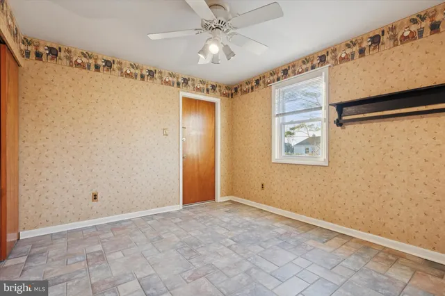 $1,900 | 720 Willow Street, Unit B, Lansdale, PA 19446