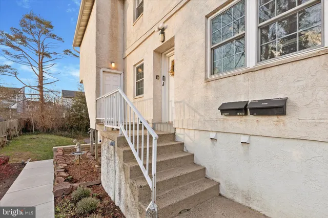 $1,900 | 720 Willow Street, Unit B, Lansdale, PA 19446