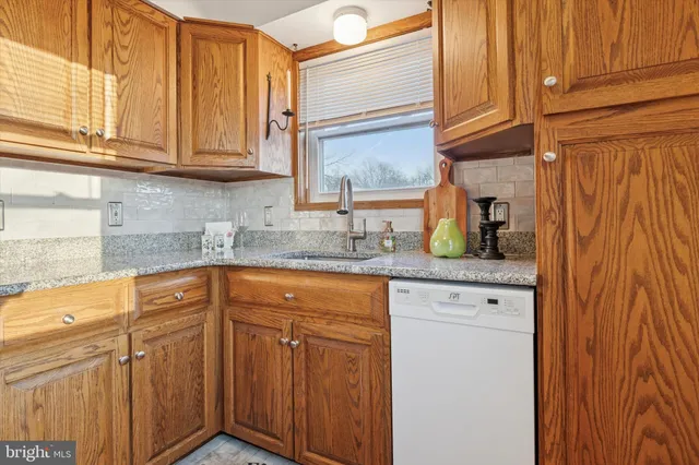 $1,900 | 720 Willow Street, Unit B, Lansdale, PA 19446