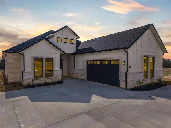 $449,000 | 19071 White Bluff Drive, Whitney, TX 76692