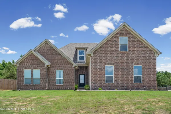 $327,500 | 123 Deerfield Trace, Coldwater, MS 38618