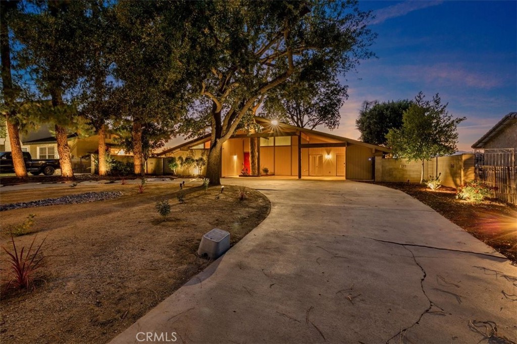 5813 Old Ranch Road Riverside, CA 92504 - Photo 43 of 72 Front yard