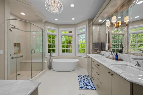 $1,175,000 | 861 Gloucester Crossing, Lake Forest, IL 60045