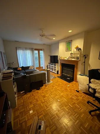 $2,695 | 4237 North Kenmore Avenue, Unit GN, Chicago, IL 60613