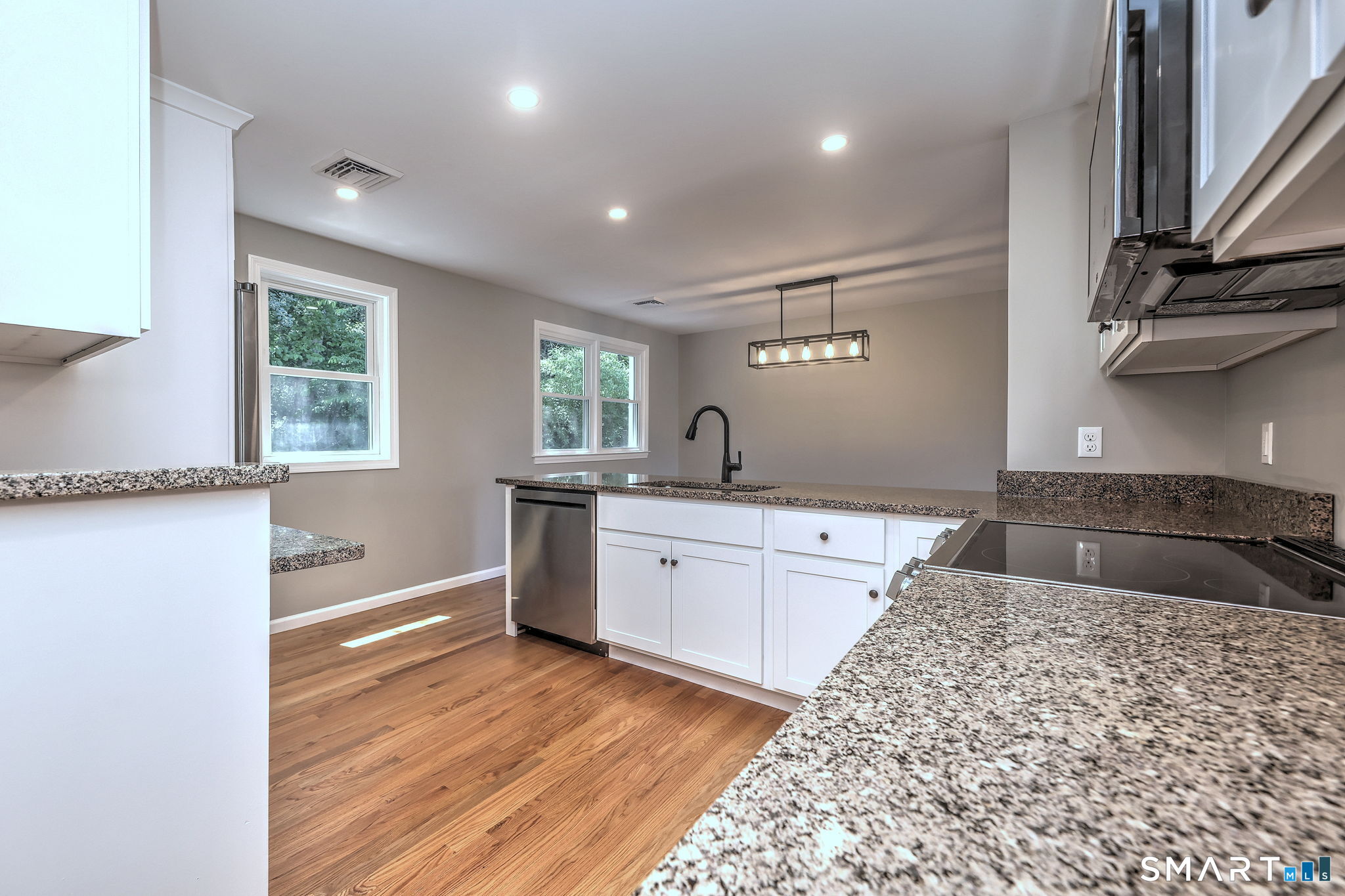 210 Cloudland Road North Haven, CT 06473 - Photo 22 of 40