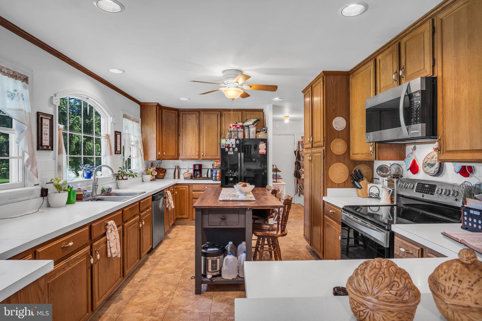 617 Adams Road Carlisle, PA 17015 - Photo 9 of 33 Gallery Image 9