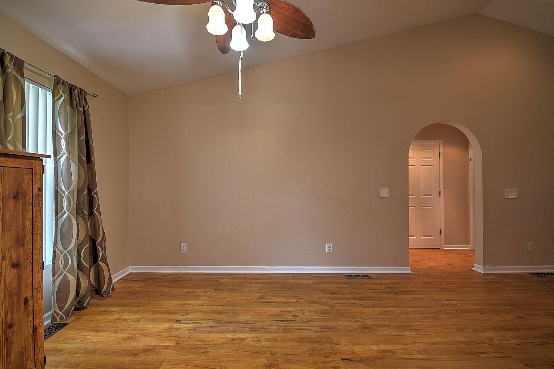 1113 Federal Road Madisonville, TN 37354 - Photo 6 of 27 C1 1113 Federal Rd-9