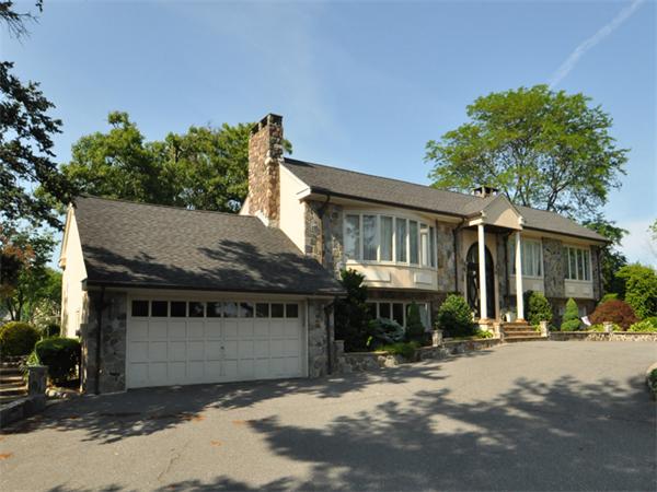 126 Crestview Road Belmont, MA 02478 - Photo 2 of 29 Gallery Image 2