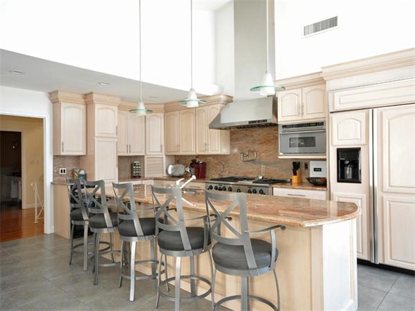 126 Crestview Road Belmont, MA 02478 - Photo 5 of 29 Gallery Image 5