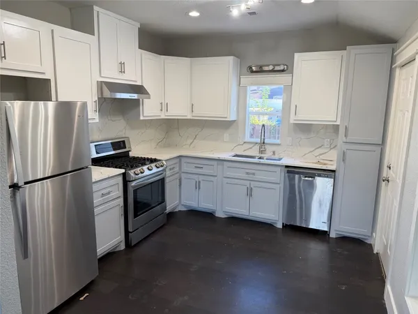 $2,000 | 8922 Allwood Street, Houston, TX 77016