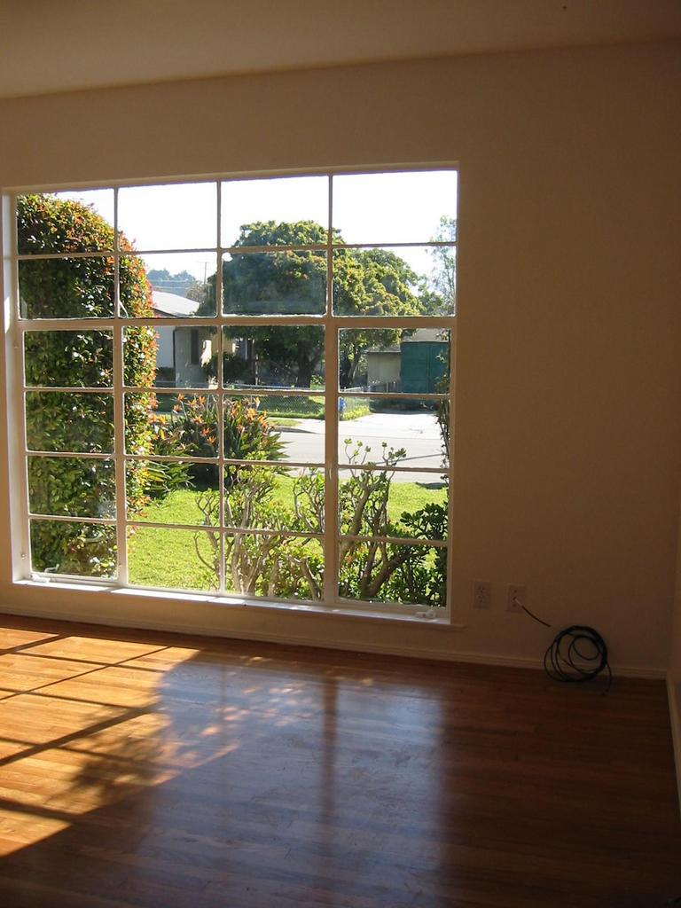353 Oliver Road Santa Barbara, CA 93109 - Photo 4 of 5 Living Room