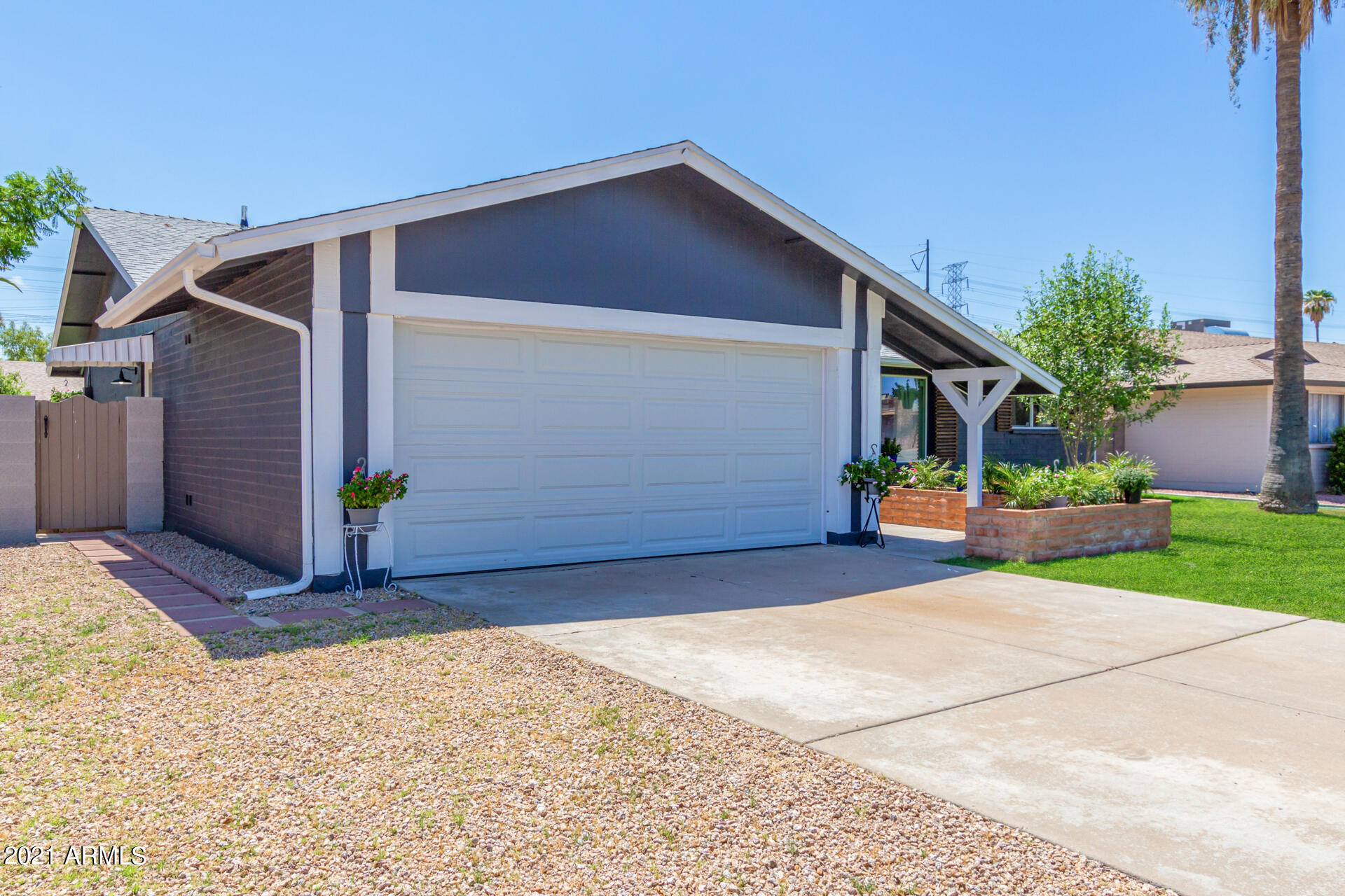 1171 East Redfield Road Tempe, AZ 85283 - Photo 4 of 27 0005-03 - Redfield