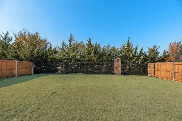 $350,000 | 810 English Ivy Drive, Prosper, TX 75078