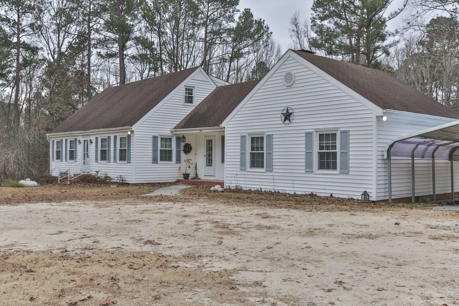 185 Gibson Drive Rockingham, NC 28379 - Photo 2 of 60 1O8A7459_preview.jpeg