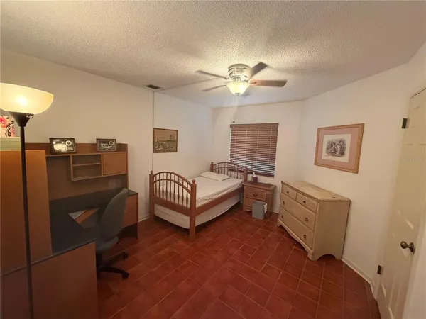 $2,700 | 804 Palm Harbor Court, Leesburg, FL 34748