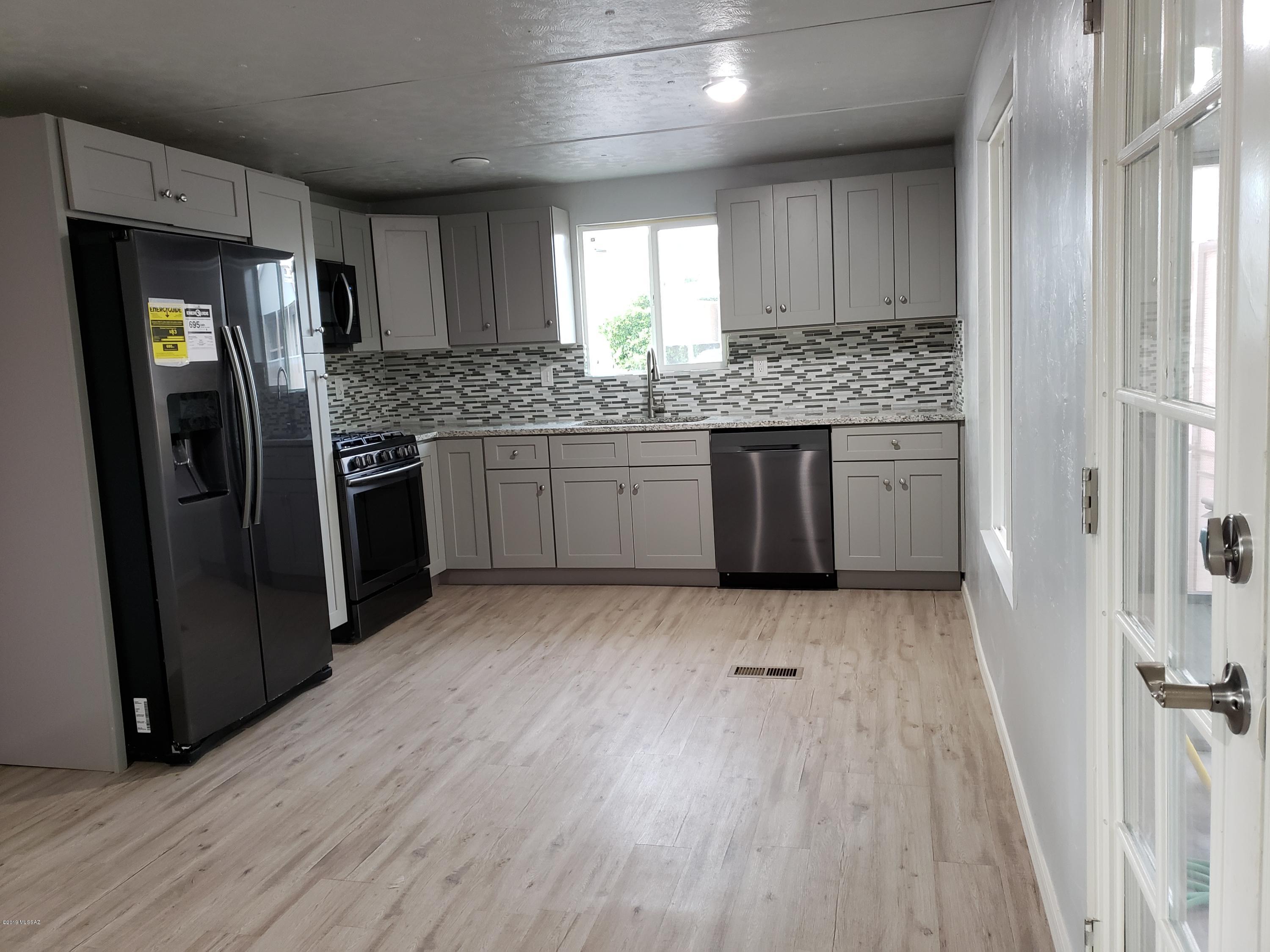 5713 West Box R Street Tucson, AZ 85713 - Photo 3 of 21 Gallery Image 3