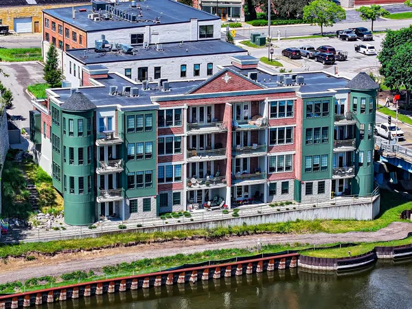 $234,999 | 80 Washington Street, Unit 7, Manistee, MI 49660