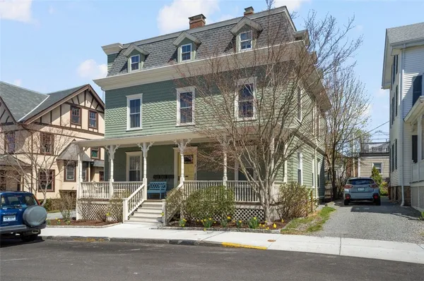 $584,900 | 8 Everett Street, Unit 2, Newport, RI 02840