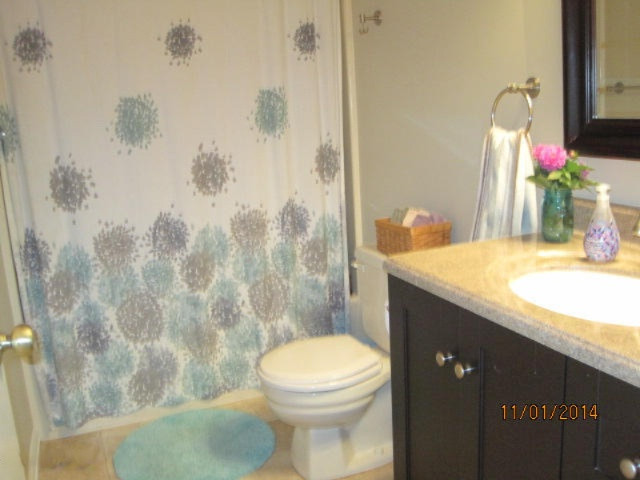 3759 Cedaridge Road Kalamazoo, MI 49008 - Photo 21 of 51 Family Bath Up
