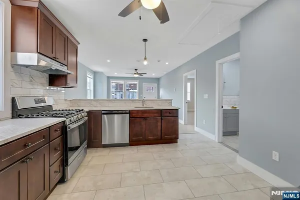 $3,000 | 335-337 6th Avenue, Paterson, NJ 07524