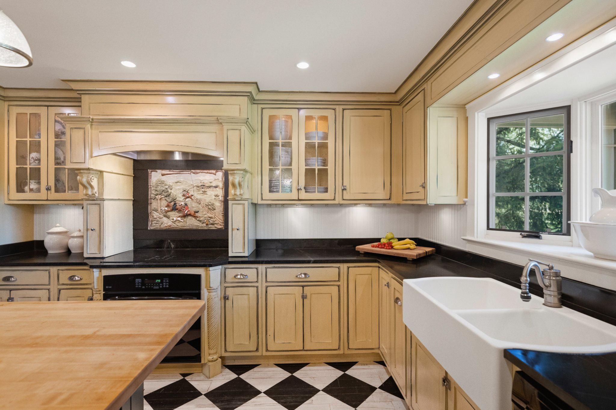 18101 Cattail Road Poolesville, MD 20837 - Photo 13 of 79 Soapstone countertops and large farmhouse sink