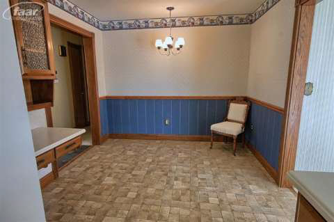 8385 Linden Road Swartz Creek, MI 48473 - Photo 9 of 29 20351190-8.JPG