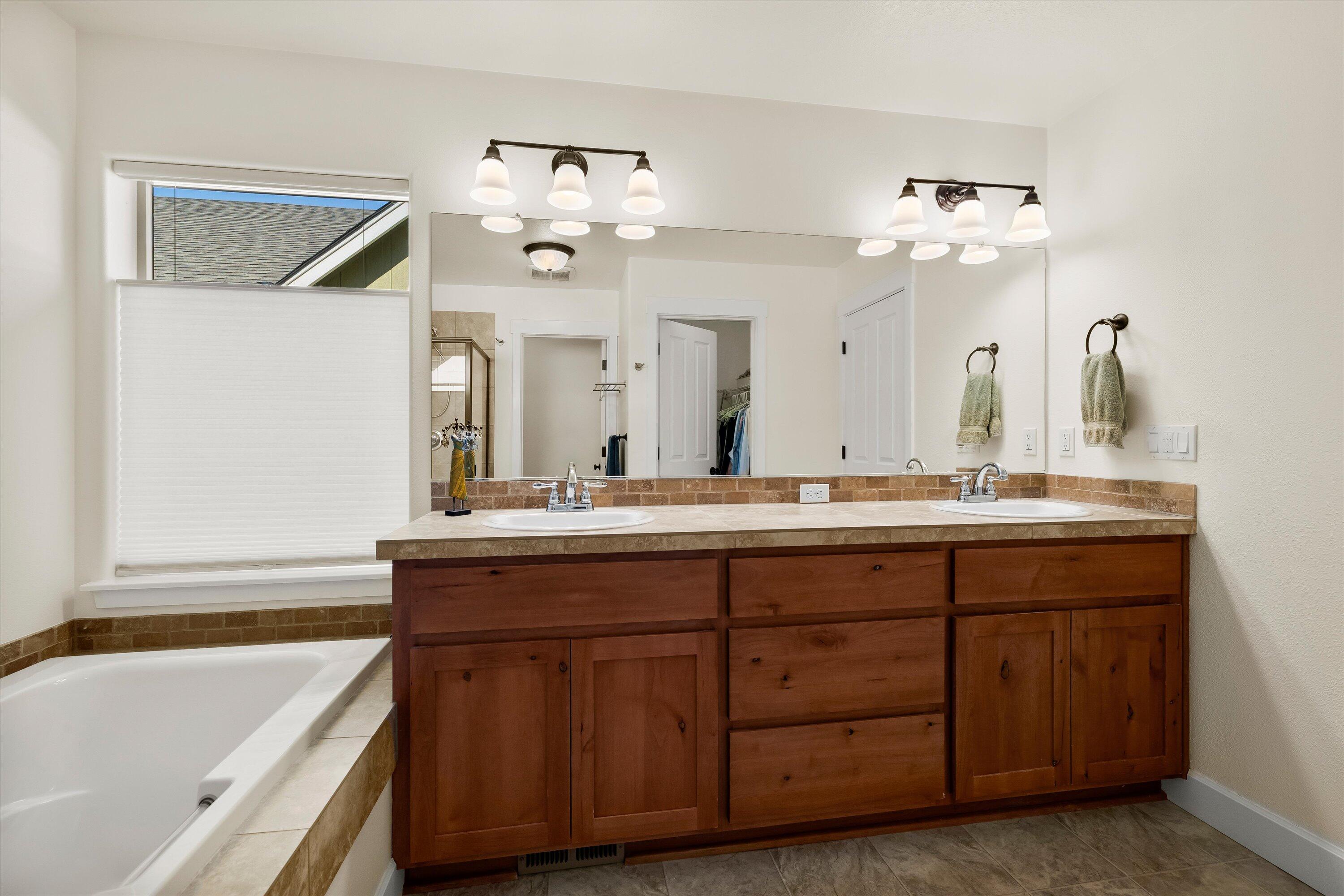 61705 Rigel Way Bend, OR 97702 - Photo 26 of 40 26-20250904 JILL ROSELL-9
