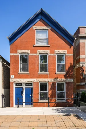 $2,100 | 1933 North Winchester Avenue, Unit 2F, Chicago, IL 60622