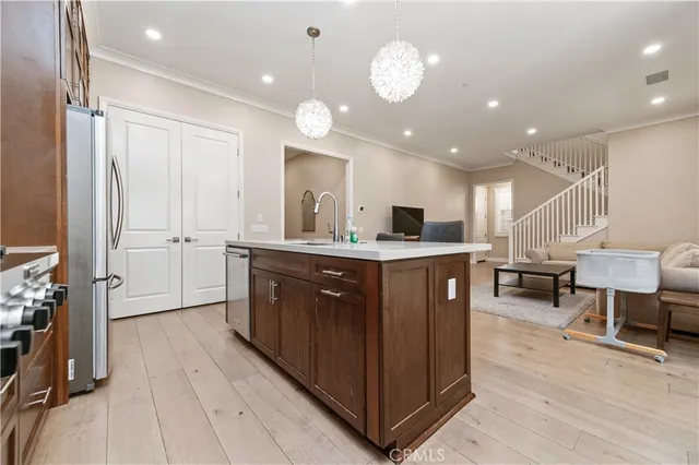 $6,000 | 128 Iron Horse, Irvine, CA 92602