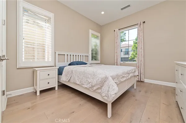 $6,000 | 128 Iron Horse, Irvine, CA 92602