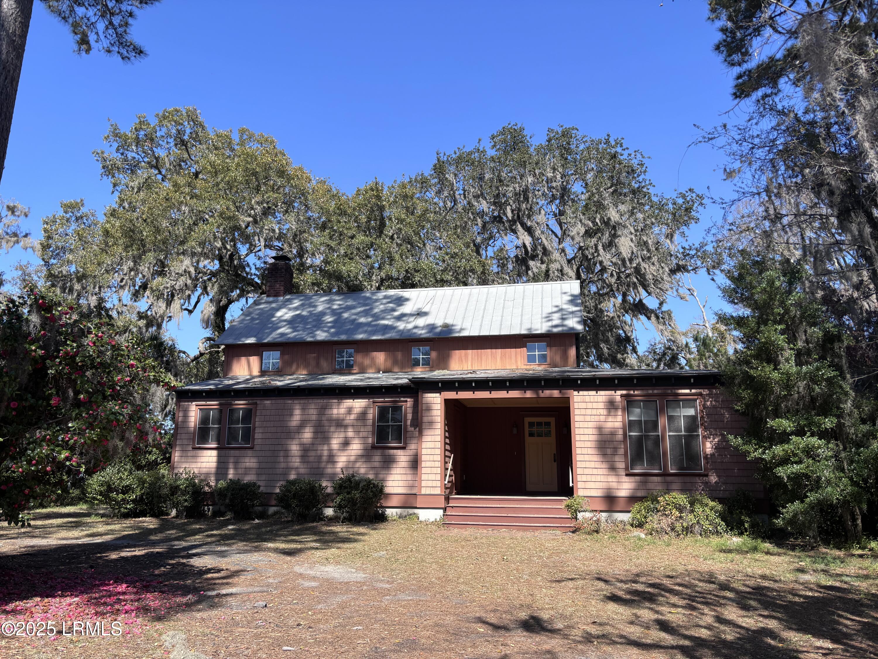 2106 Wilson Drive Beaufort, SC 29902 - Photo 3 of 30 Image_20250317_122451_399