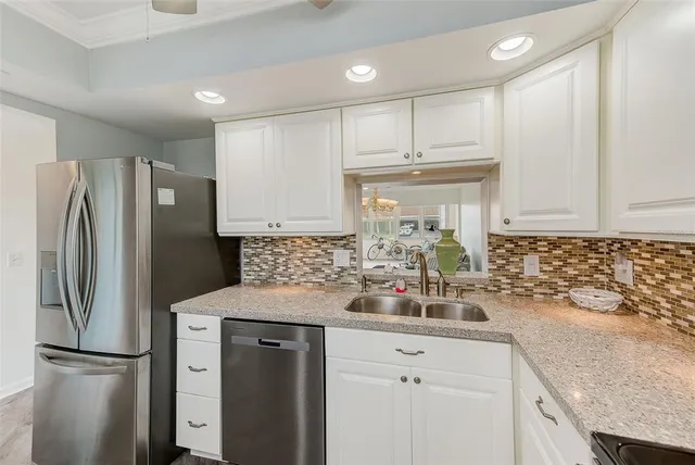 a view of a tennis court