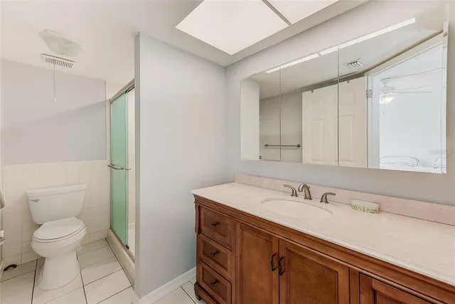 $2,000 | 10215 Regal Drive, Unit 16, Largo, FL 33774